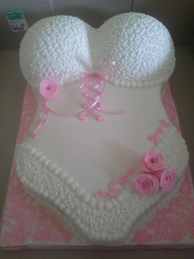 Bridal shower - Decorated Cake by Nicolene - CakesDecor