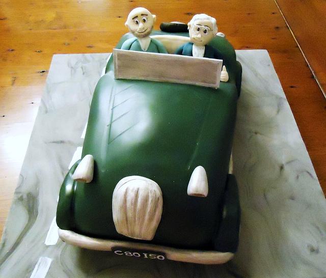 Vintage Car Cake - Cake by BakesALot - CakesDecor