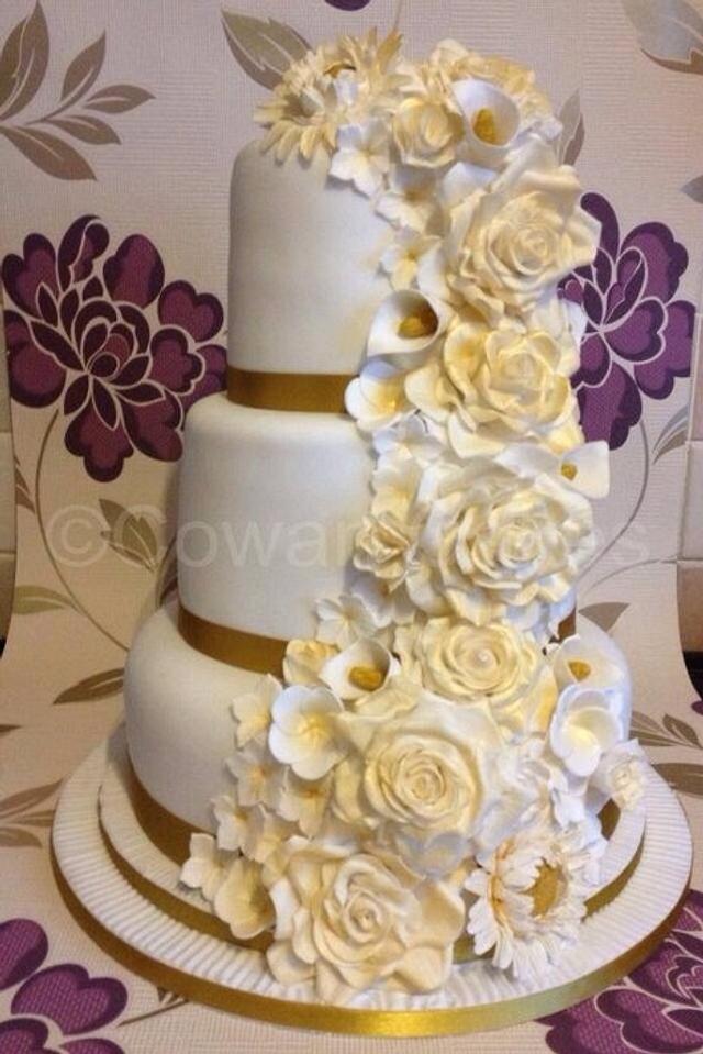 Golden Wedding Cake - Decorated Cake By Alison Cowan - CakesDecor