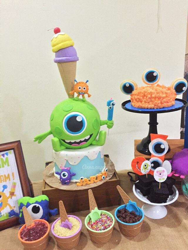 Monster and ice cream cake Cake by annacupcakes CakesDecor