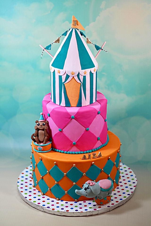 Circus themed cake - Decorated Cake by soods - CakesDecor