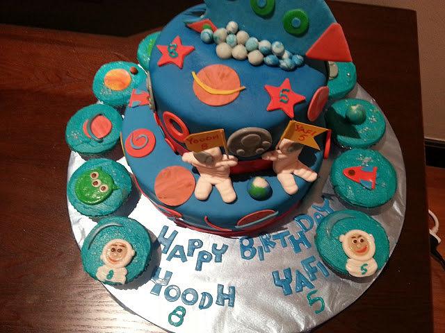 Space themed cake - Cake by Bake Cuisine - CakesDecor