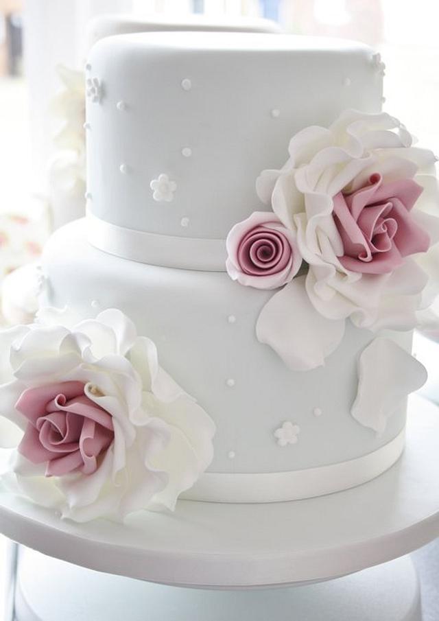 two tier rose cake - Cake by Sophia's Cake Boutique - CakesDecor