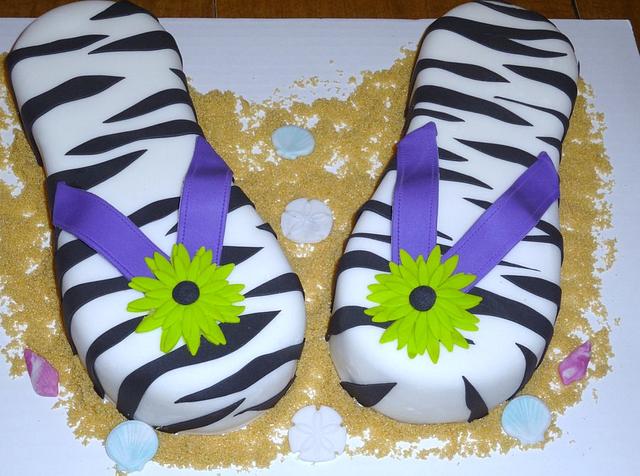 Kaitlyn's flip flops - Decorated Cake by Nissa - CakesDecor