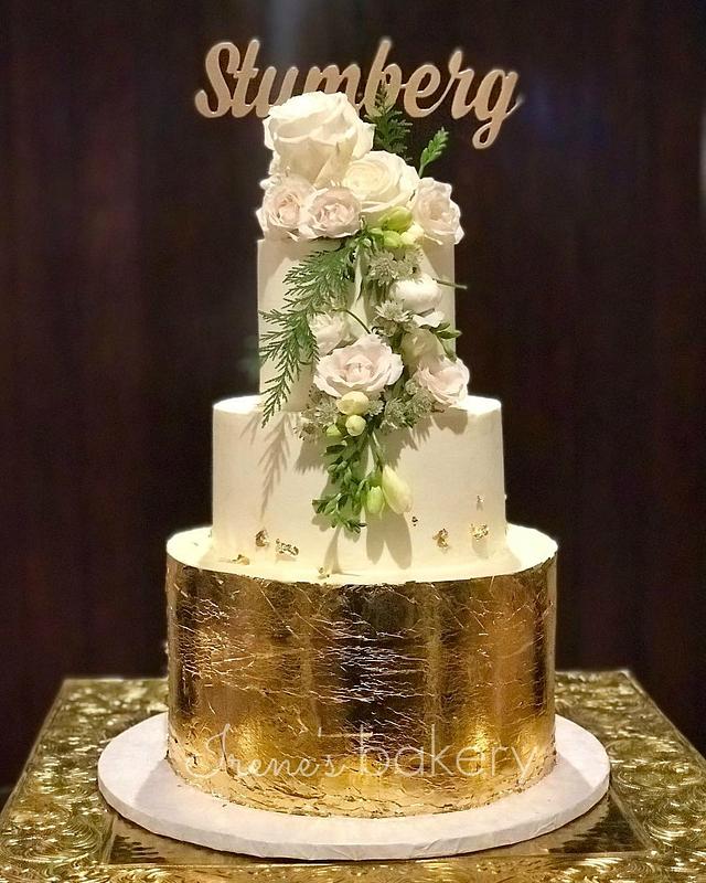 Gold, buttercream and flowers Decorated Cake by Irene's CakesDecor