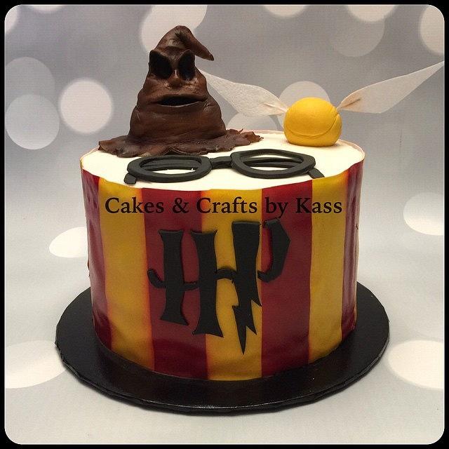 Harry Potter - Decorated Cake by Cakes & Crafts by Kass - CakesDecor