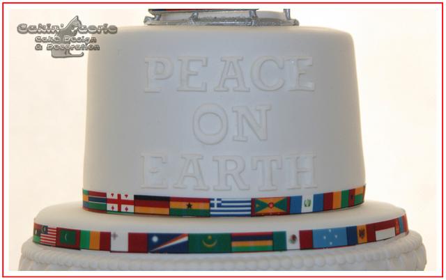 Peace on Earth Christmas cake 