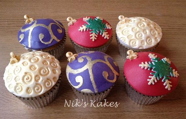 Christmas Bauble Cupcakes Cake by Nikskakes CakesDecor
