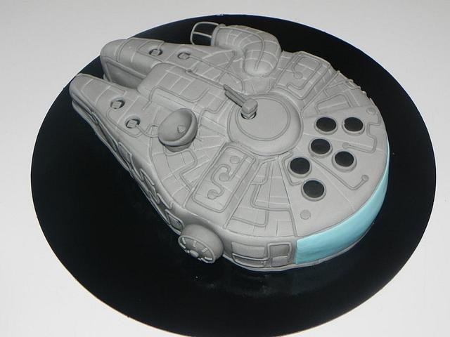 Cake Faucon Millenium Star Wars Decorated Cake By Cakesdecor