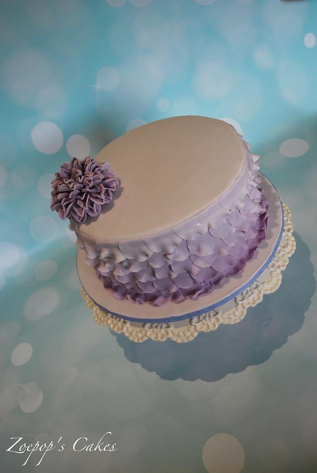 Lilac ombre - Cake by Zoepop - CakesDecor