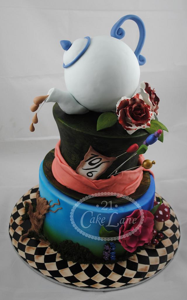 Alice in Wonderland - cake by 21 Cake Lane - CakesDecor