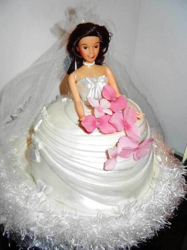 Here comes the bride... - Decorated Cake by Fun Fiesta - CakesDecor