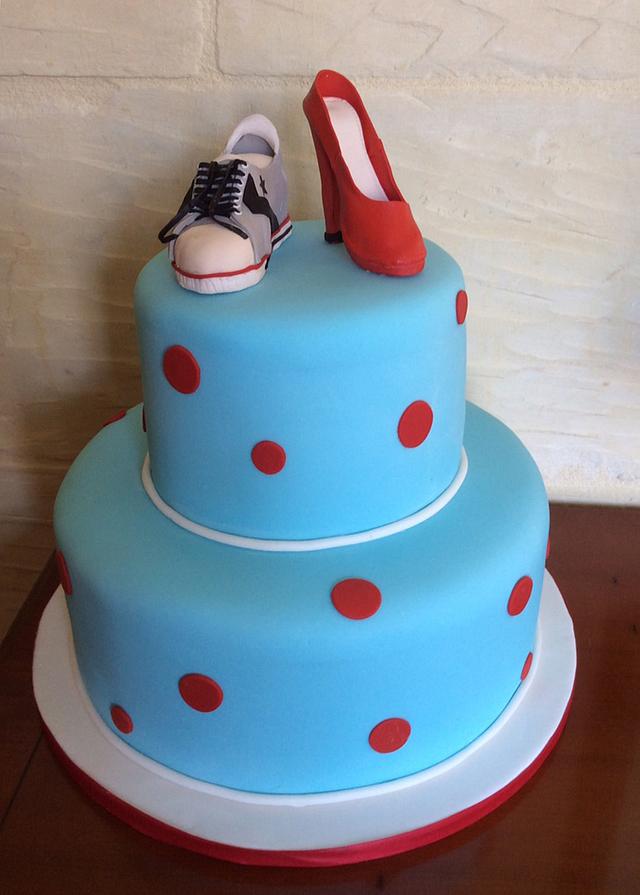 Polka dot wedding cake - Decorated Cake by ritaknowles - CakesDecor