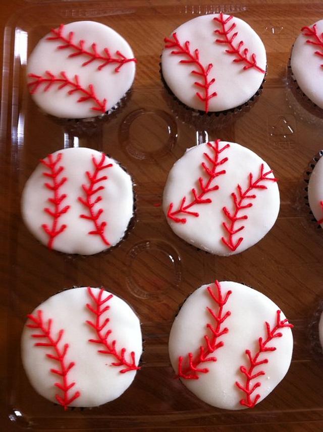 baseball cupcakes - Decorated Cake by Jen Scott - CakesDecor