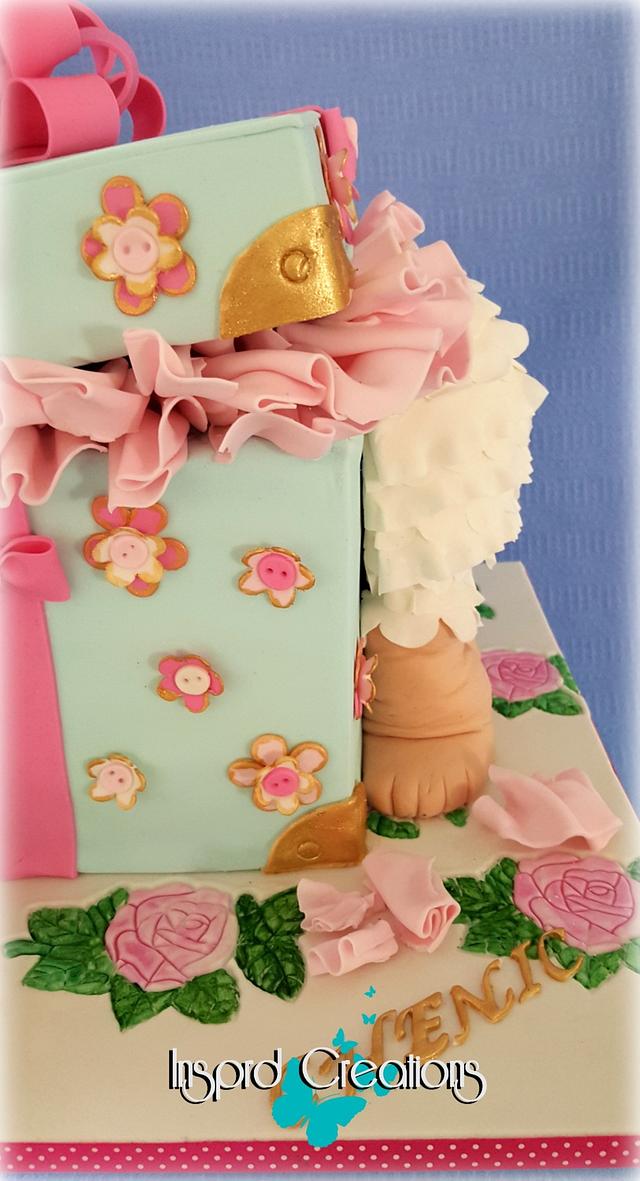 Antique Baby Box - Cake by Willene Clair Venter - CakesDecor