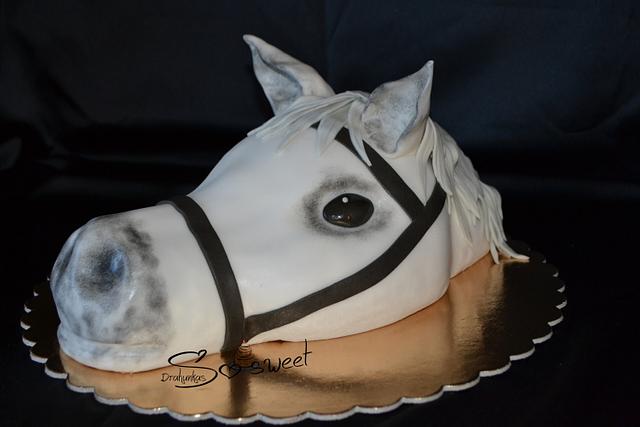 Head horse - Decorated Cake by Drahunkas - CakesDecor