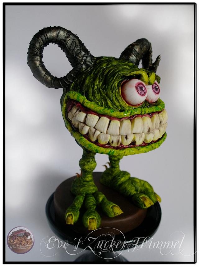 Freaky Fondant Monster - Cake by Eve´s Zucker-Himmel - CakesDecor