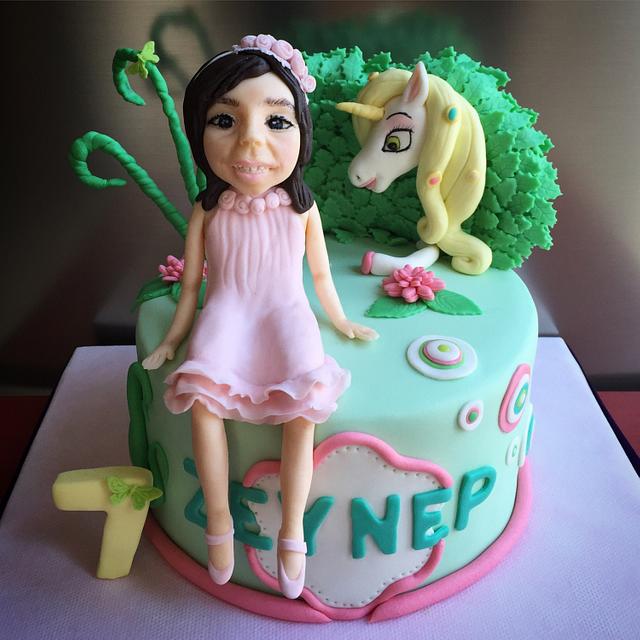 Mia And Me Decorated Cake By Pinar Aran Cakesdecor 