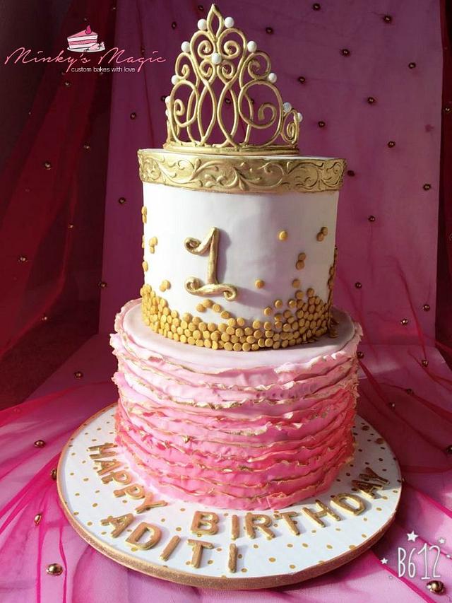 Princess Tiara Cake - Cake by Meenakshi (Minky's Magic) - CakesDecor