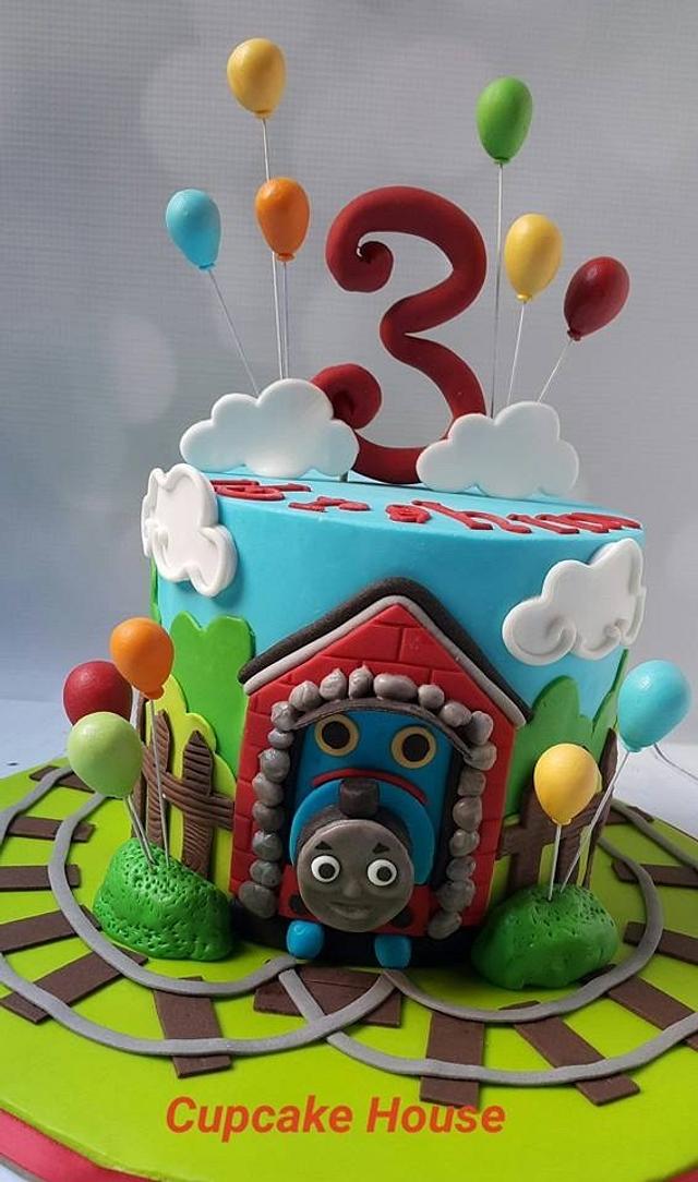 Thomas the train - Decorated Cake by samar soliman - CakesDecor