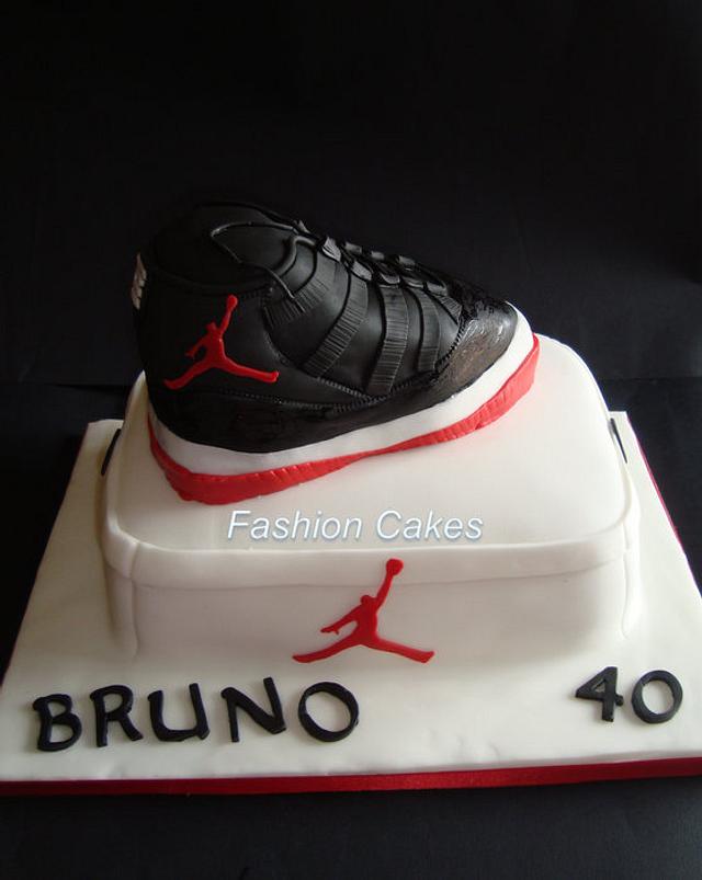 Nike Jordan Cake - Decorated Cake by fashioncakesviviana - CakesDecor