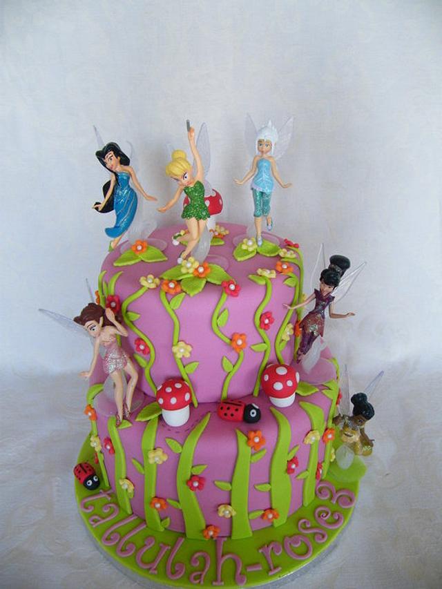 Tinkerbell cake - Decorated Cake by berrynicecakes - CakesDecor