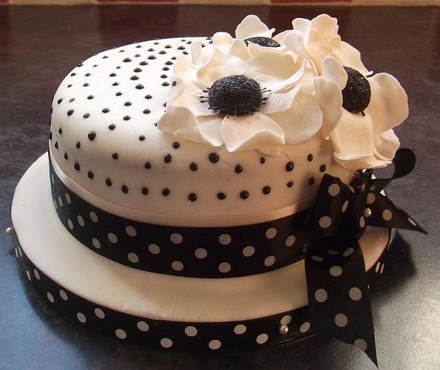 Wedding Cake - Cake by Claire G - CakesDecor