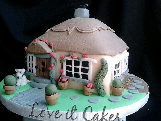 maggie cottage - Decorated Cake by Love it cakes - CakesDecor