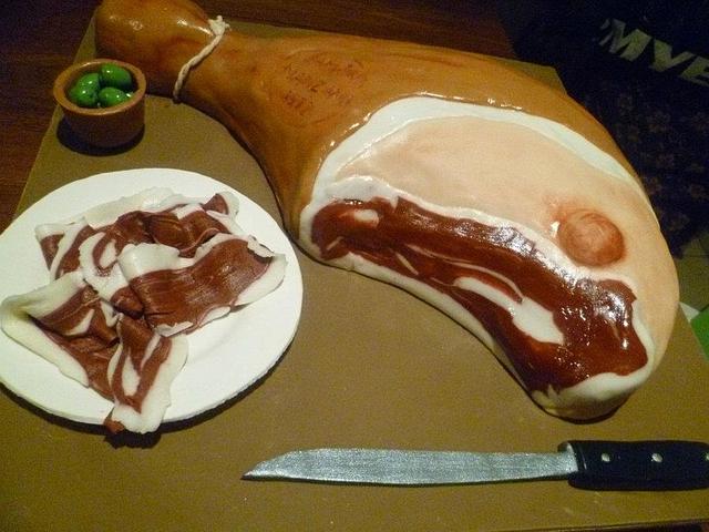 Jamon Jamon - Cake by FondArt - CakesDecor