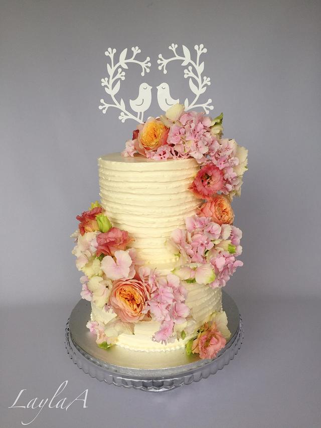 Wedding cake - Decorated Cake by Layla A - CakesDecor