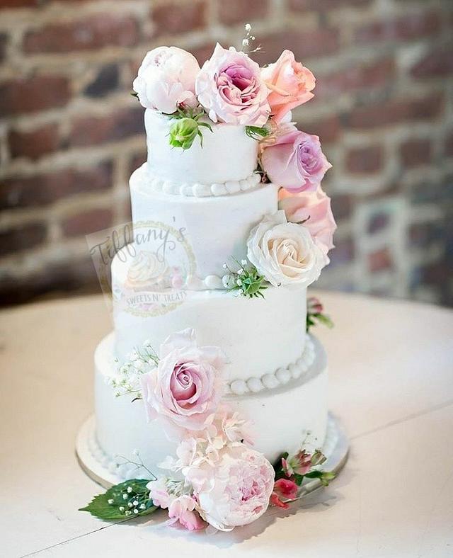 Timeless Floral Wedding Cake - Decorated Cake by Tiffany - CakesDecor