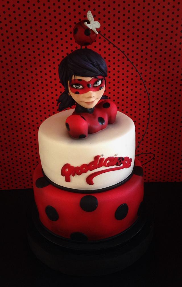 Ladybug - Cake by Cristina Sbuelz - CakesDecor