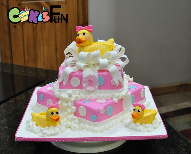 130+ Coolest Rubber Ducky Birthday Cake Designs