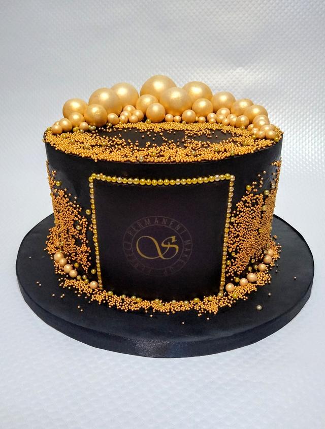 Black and Golden - Decorated Cake by Dari Karafizieva - CakesDecor