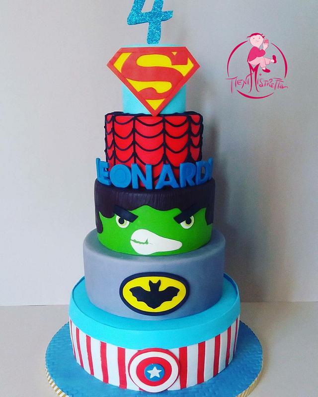 Super heroes - Decorated Cake by Daniela Mistretta - CakesDecor