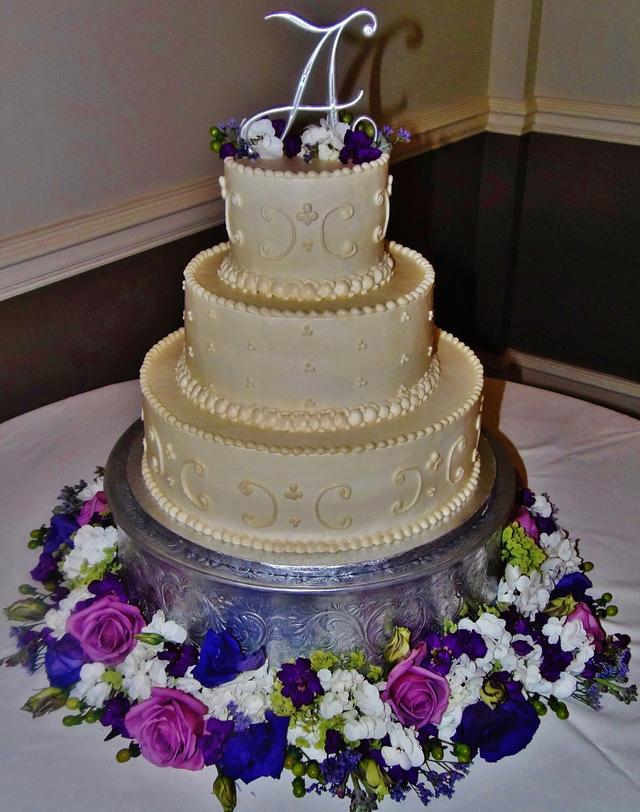 Buttercream wedding scrollwork cake - Cake by Nancys - CakesDecor