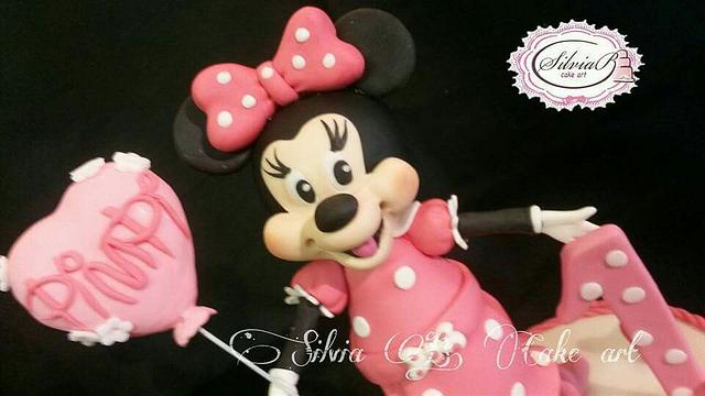 Minnie💗 - Decorated Cake By Silvia B.cake Art - CakesDecor