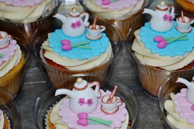 Happy Grandparents Day! Cake by Tress Cupcakes CakesDecor