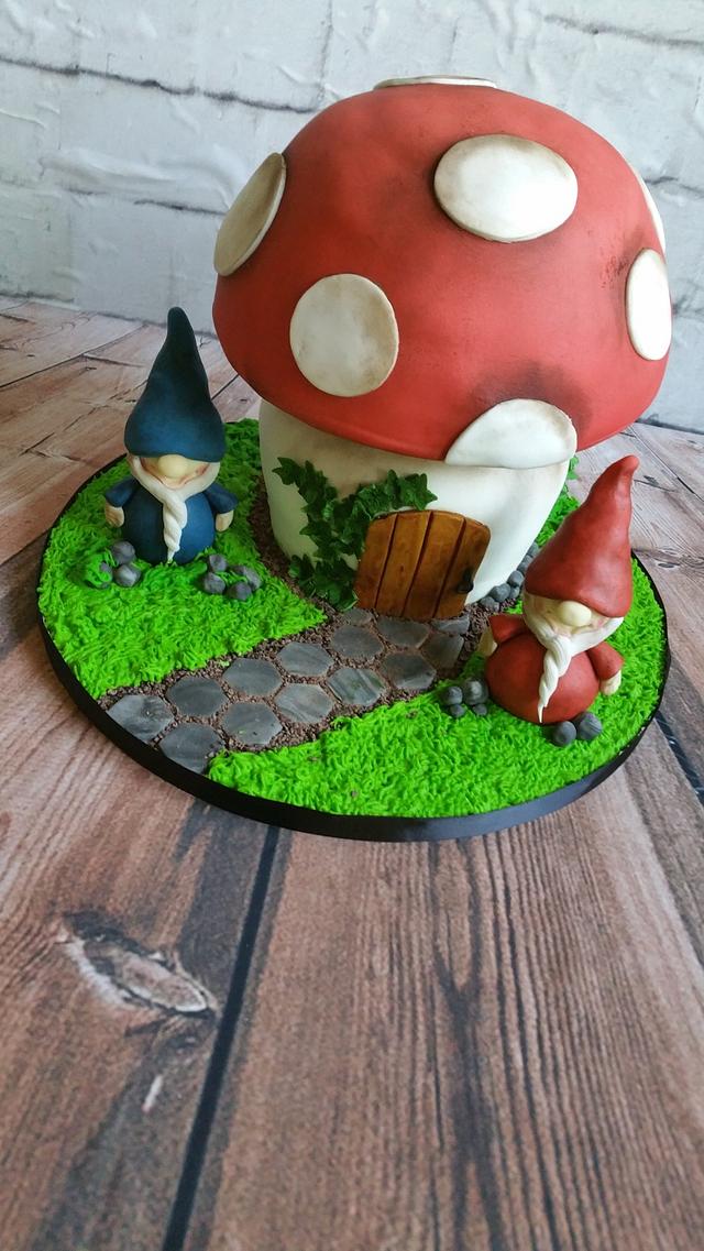 No Place Like Gnome - Decorated Cake by The Sugar Cake - CakesDecor