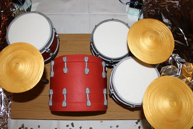 Drum Kit Cake - Cake by Delights by Design - CakesDecor