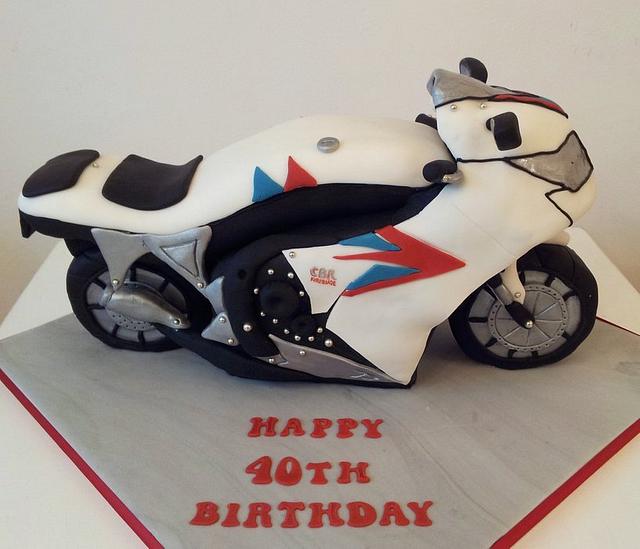 3d Motorcycle / motorbike birthday cake cutting | Varteni's Cakes UK yuko  katika Rhuthun, Uingereza. | By Varteni's Cakes UK - Facebook
