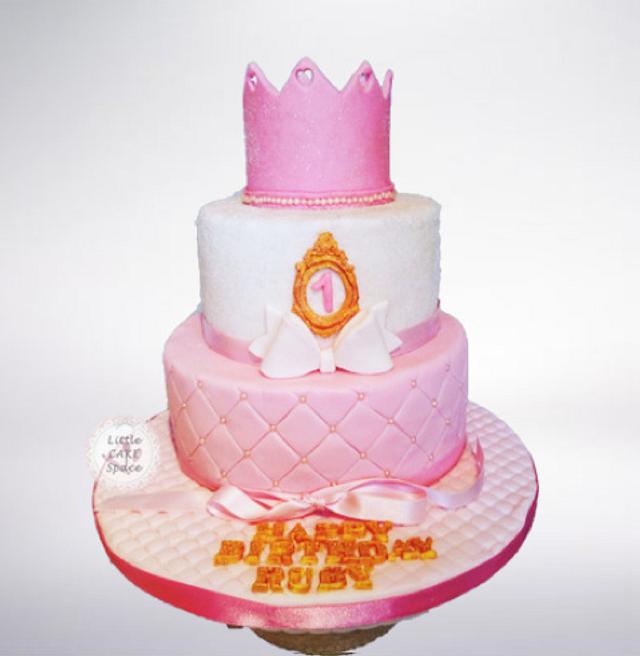 PRINCESS CAKE - Decorated Cake by littlecakespace - CakesDecor