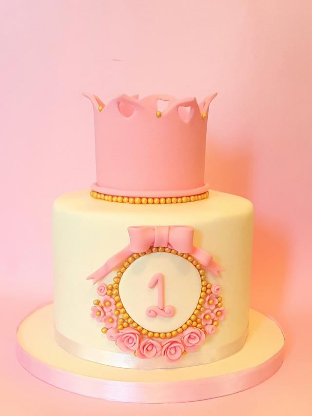 Crown cake - Cake by acakeaffair - CakesDecor