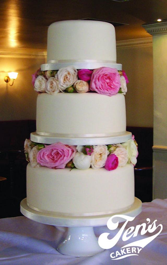 Fresh flowers cake Cake by Jen's Cakery CakesDecor