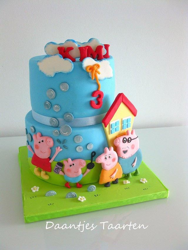 Peppa pig blows bubbles - Decorated Cake by Daantje - CakesDecor