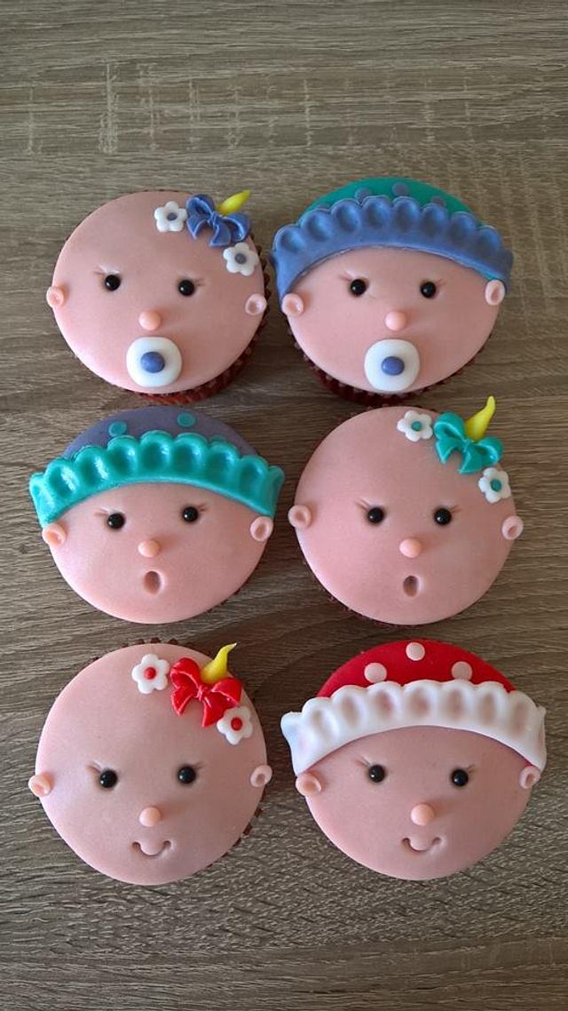 Baby born Cupcakes - Decorated Cake by daphnia - CakesDecor