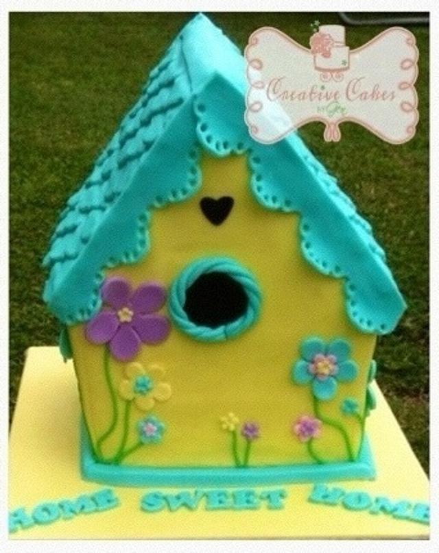 Birdhouse cake - Decorated Cake by Gen - CakesDecor