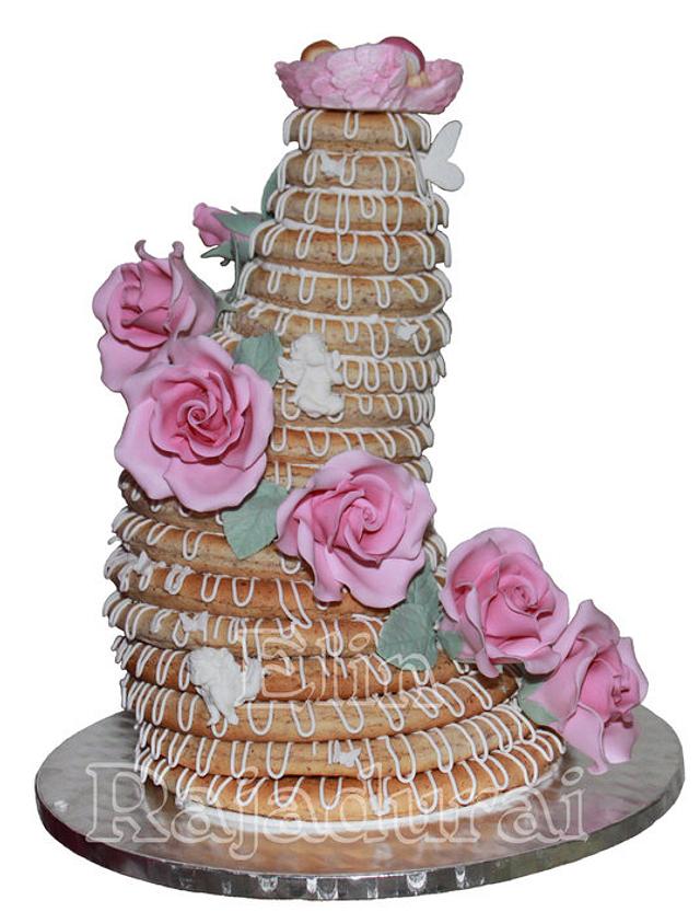 Norwegian ringcake (kransekake) - Decorated Cake by Elin - CakesDecor