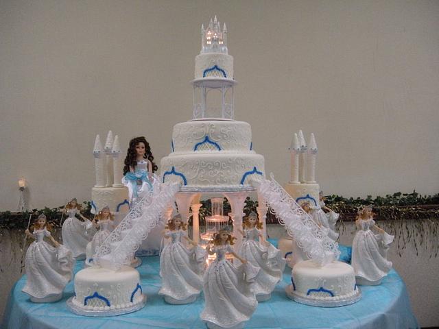 Pin by Anqi Zhu on Wedding desserts table | Cinderella wedding cake, Cinderella  cake, Quinceanera cakes