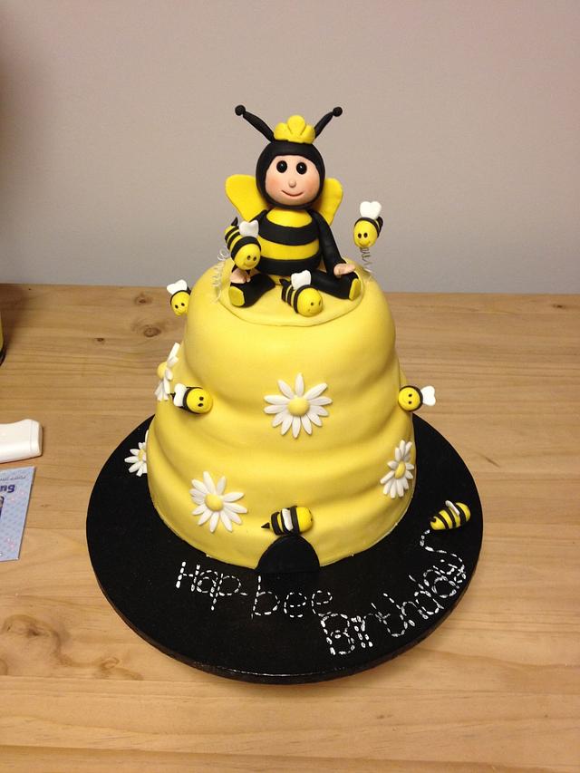 Honey Bee Cake Design | Bee Cake Design Birthday Cake | How To Make  Honeycomb - YouTube